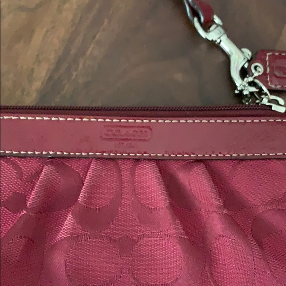 Coach | Authentic wristlet- wine red. - Picture 5 of 5